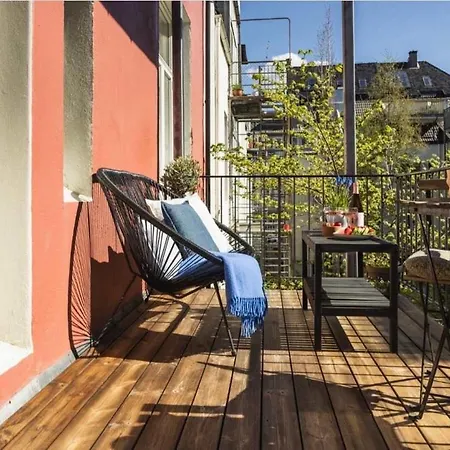 アパート Cozy With Sunny Balcony
