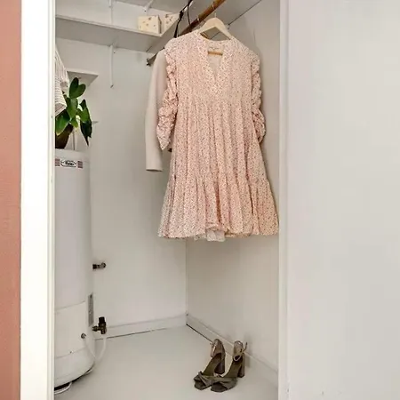 Cozy With Sunny Balcony アパート