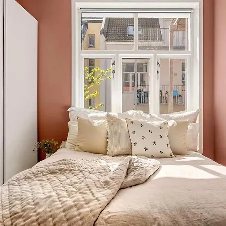 アパート Cozy With Sunny Balcony