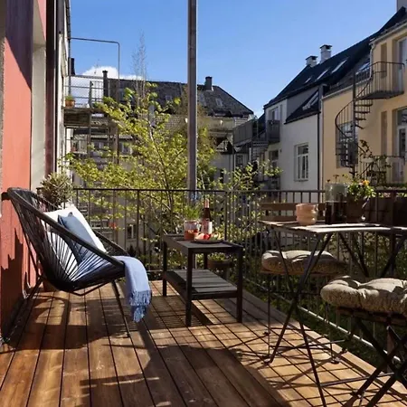 Cozy With Sunny Balcony アパート ベルゲン