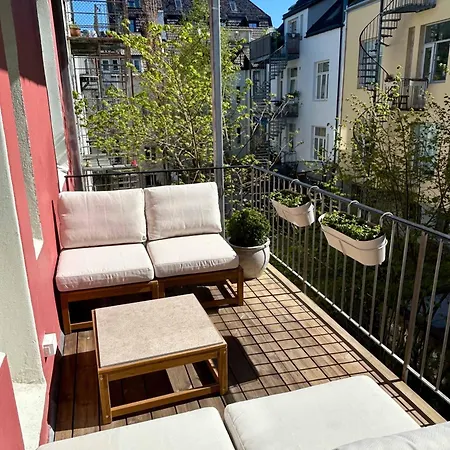 アパート Cozy With Sunny Balcony