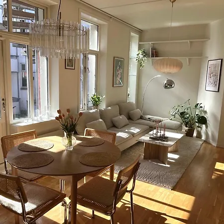 Cozy With Sunny Balcony アパート ベルゲン